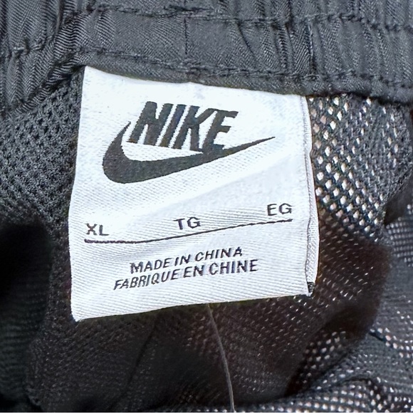 Nike Woven Flow Sportswear Shorts Woven Black Orange DV9605-010 XL Essentials - Picture 7 of 13